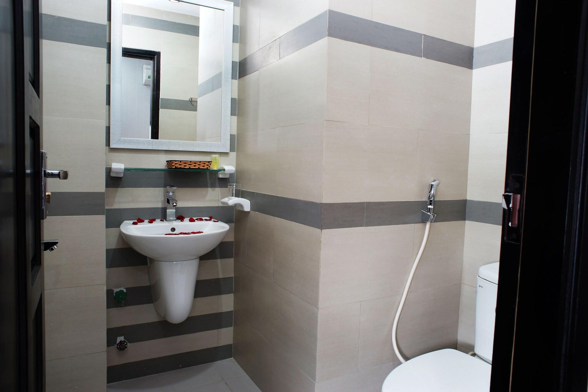 Hanoi Blue Hotel - The Water Front Da Nang Esterno foto