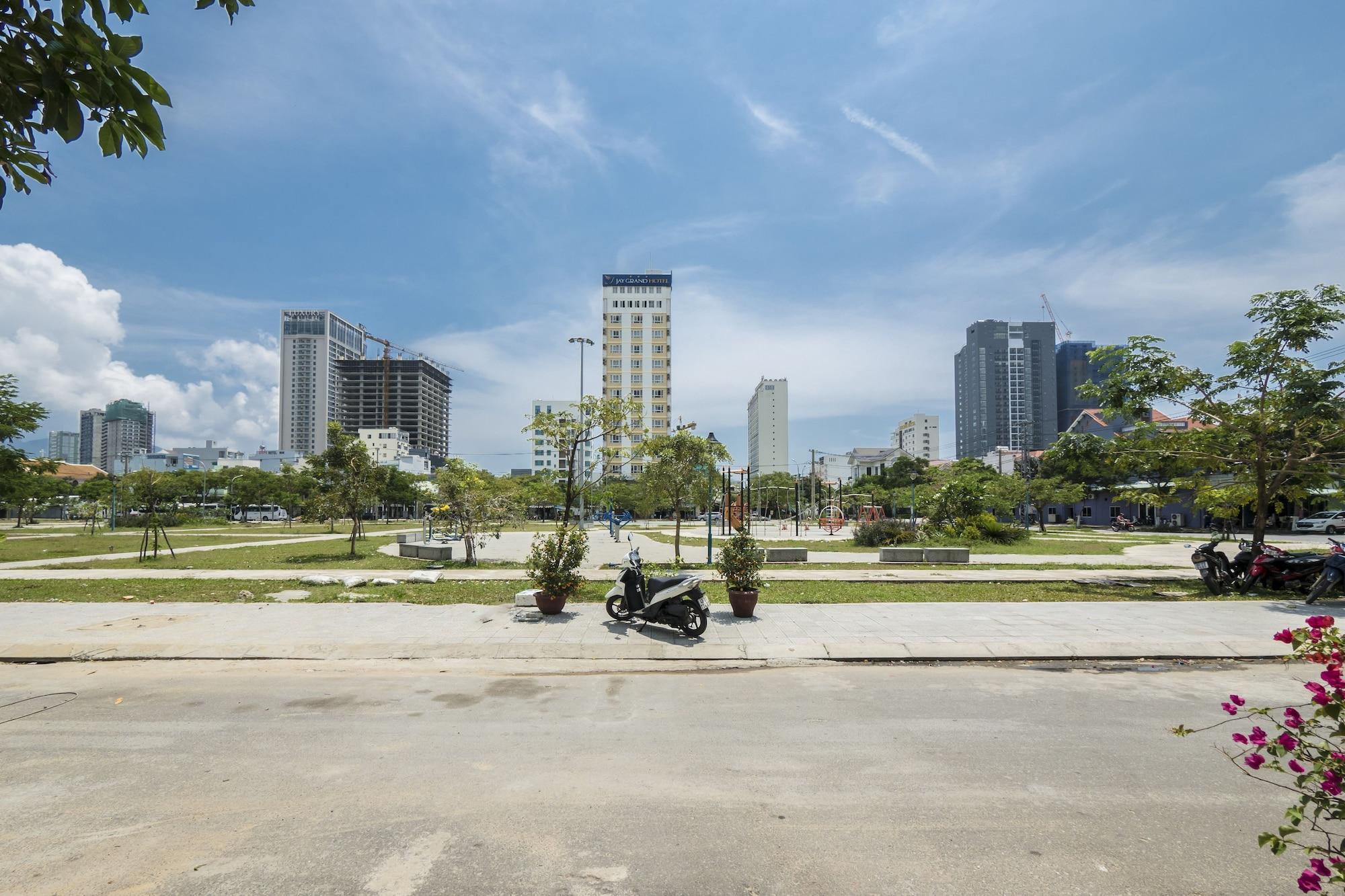 Hanoi Blue Hotel - The Water Front Da Nang Esterno foto